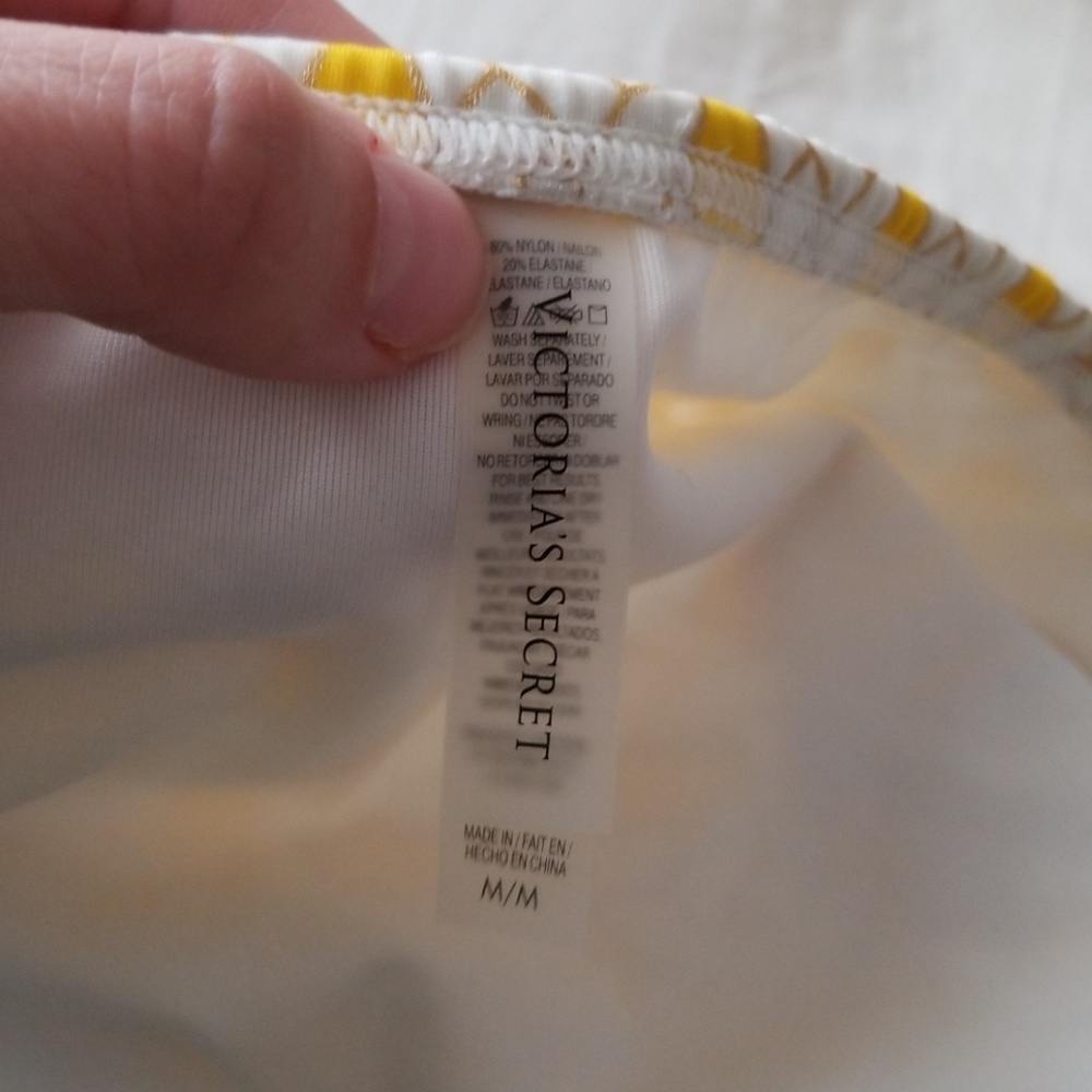 Yellow And White Patterned Bikini Set - image 4